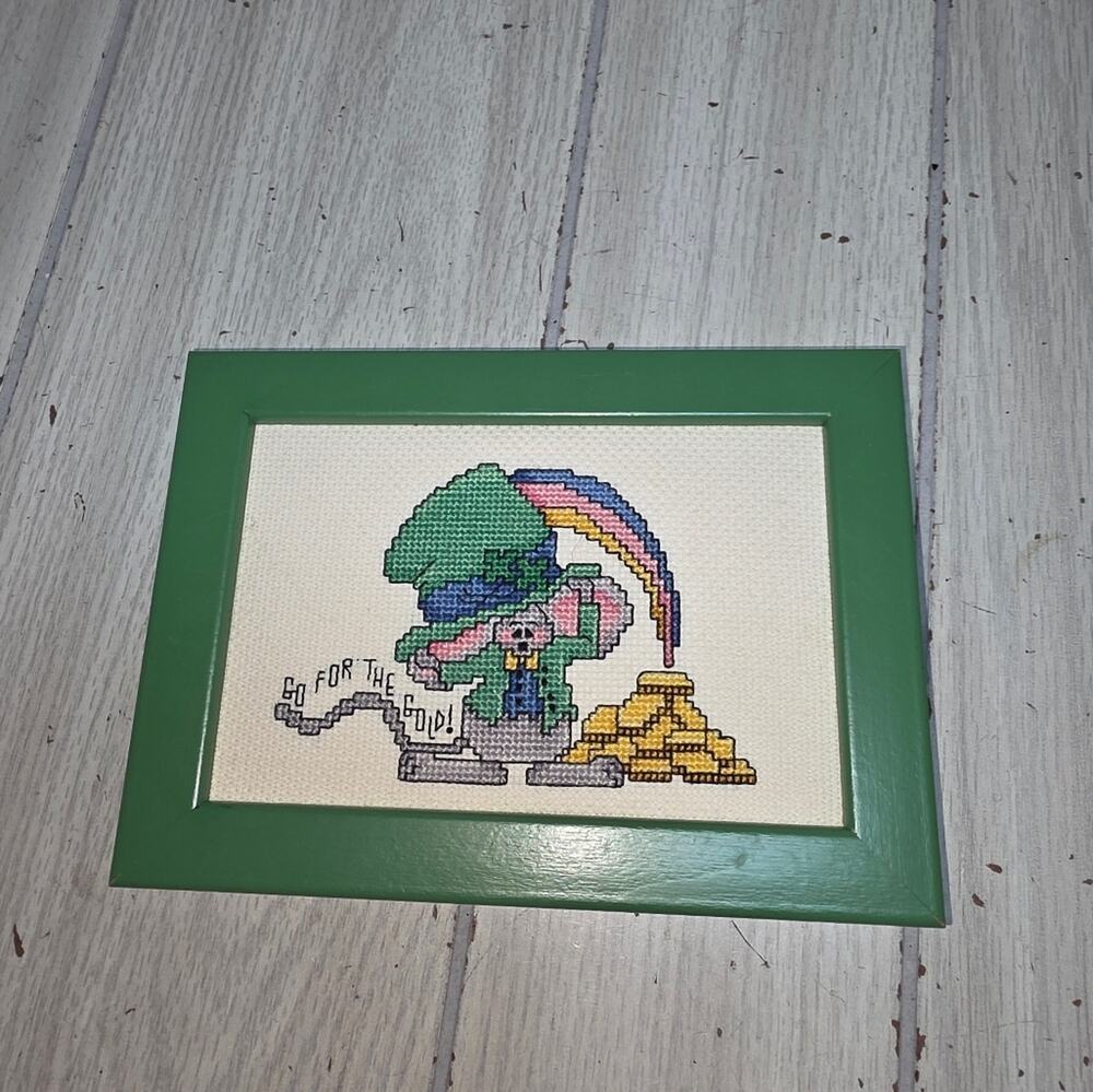 Vtg Lucky Mouse Leprechaun Go For The Gold Cross Stitch Framed Rainbow 5x7